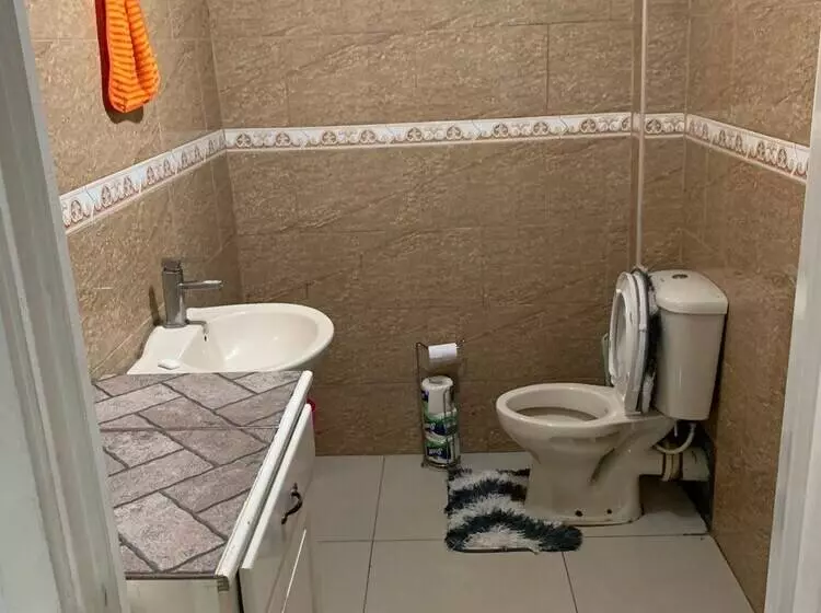 Charming 1 Bed House In Georgetown