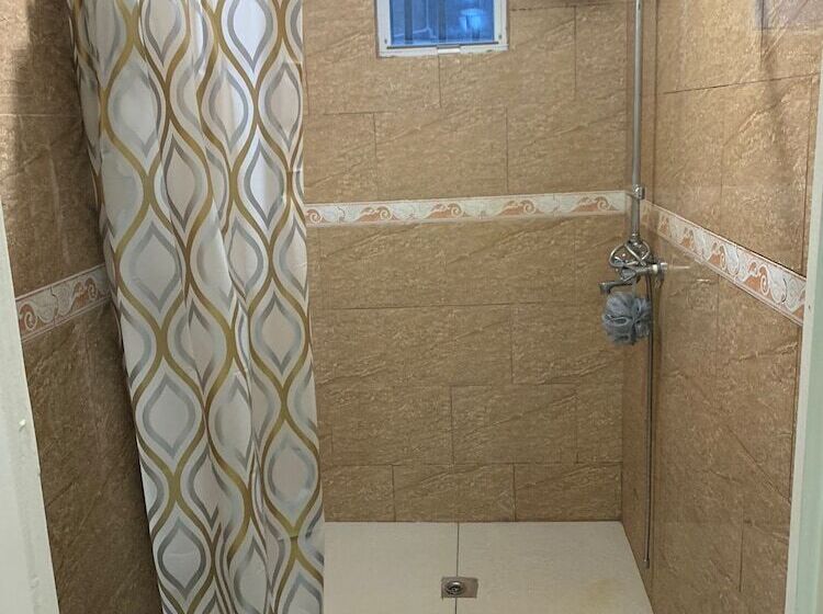 Charming 1 Bed House In Georgetown