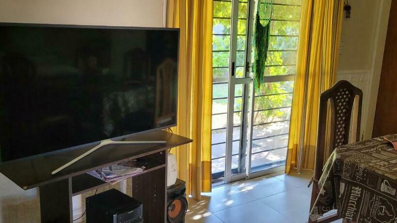 Oasis I Las Moras Con Cochera Y Jardín