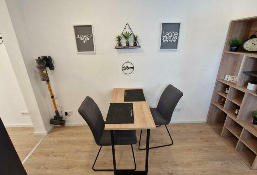 Pensão Appartment Ferienwohnung Mit Küche, Bad, Kostenlos Wlan, Modern Eingerichtet