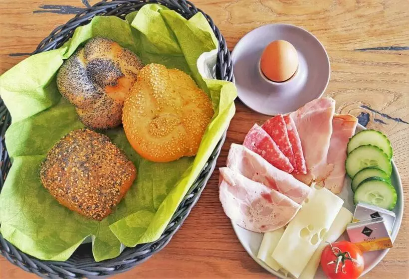 Majatalo Appartment Ferienwohnung Mit Küche, Bad, Kostenlos Wlan, Modern Eingerichtet