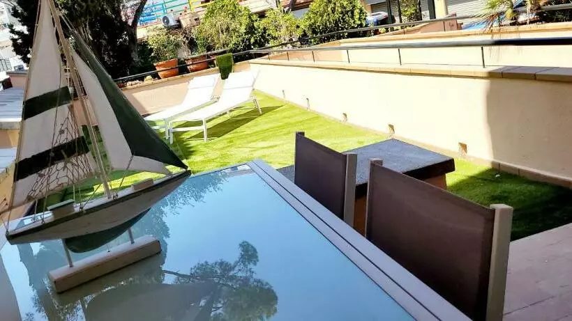 Precioso Apartamento Reformado En 1a Linea De Mar Sin Vistas