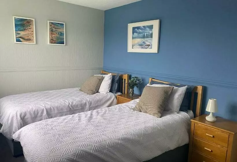 Ploughmans Cottage, St Florence, Tenby
