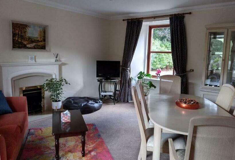 Beautiful Farm House At The Foot Of Ben More