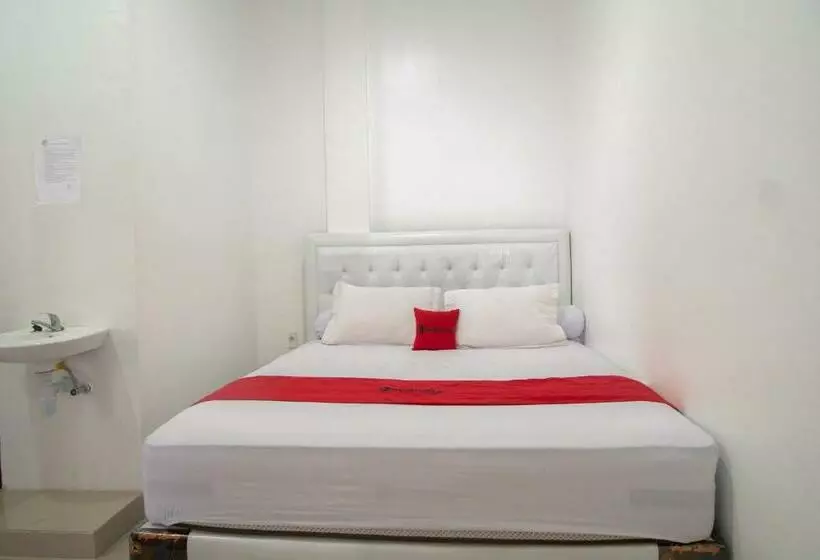 Hotelli Reddoorz Syariah Near Pelabuhan Ulee Lheue Banda Aceh