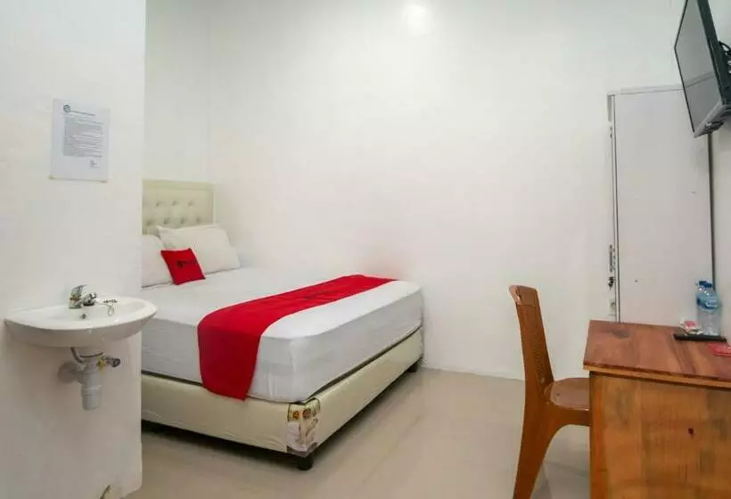 Hotelli Reddoorz Syariah Near Pelabuhan Ulee Lheue Banda Aceh