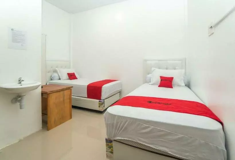 Hotelli Reddoorz Syariah Near Pelabuhan Ulee Lheue Banda Aceh