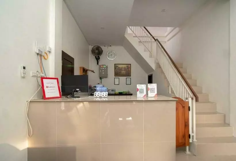 Hotelli Reddoorz Syariah Near Pelabuhan Ulee Lheue Banda Aceh