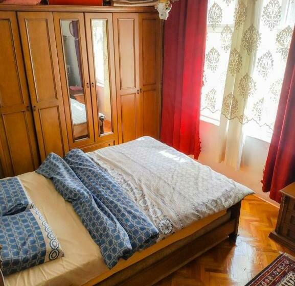 تختخواب و صبحانه Room With Sea View, Right In The Center