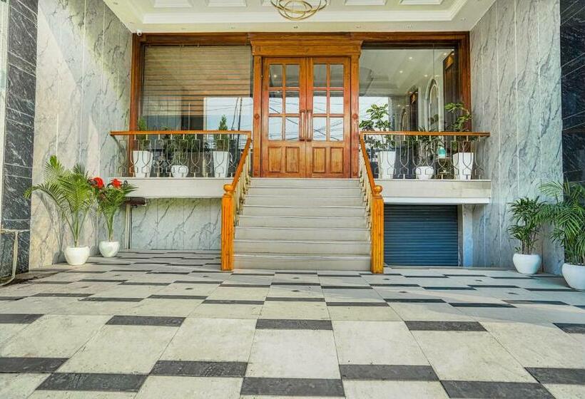 Grand Cabbana By Levelup Hotels