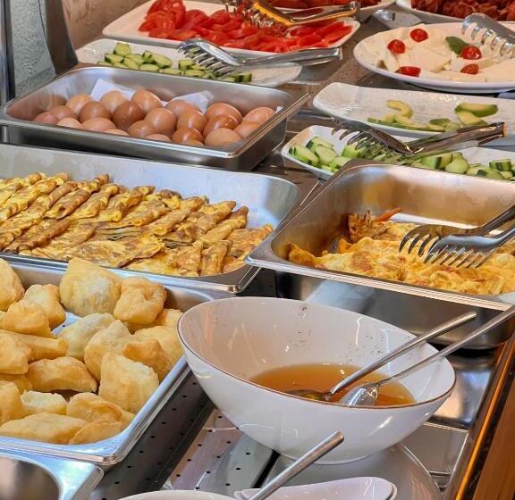 هتل Leon   Beach Front