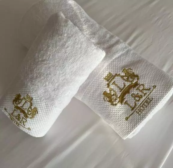 Hotelli Leon   Beach Front