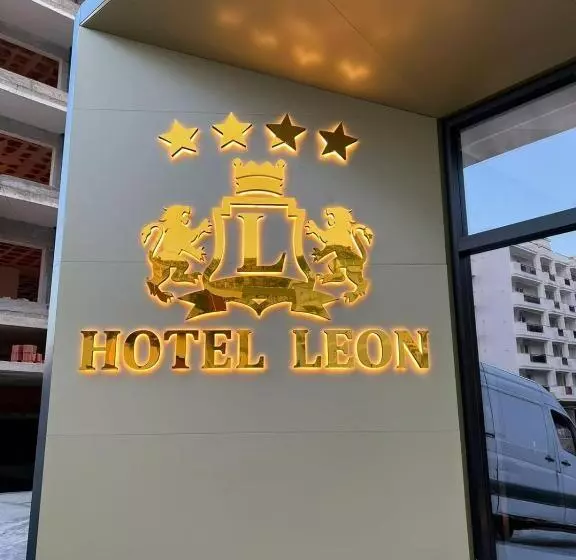 Hotelli Leon   Beach Front