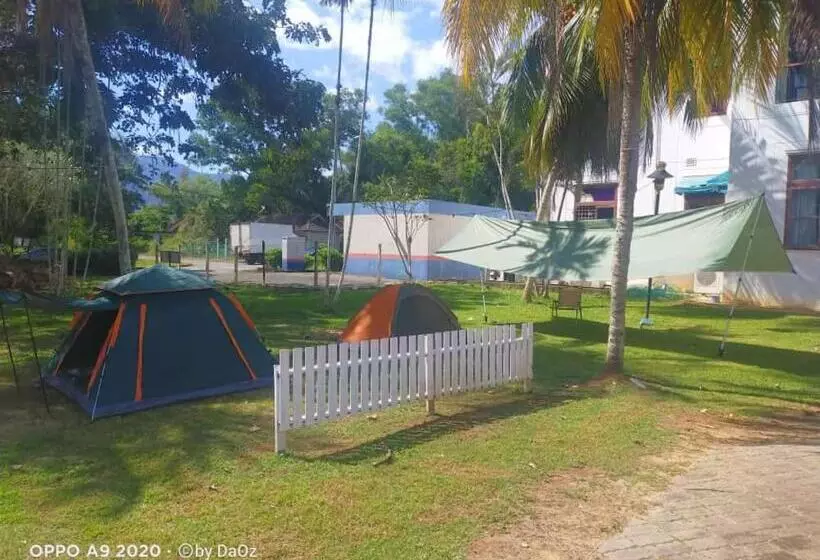 ホテル The Clove Mont