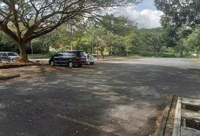 ホテル The Clove Mont