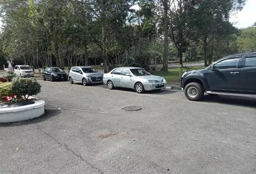 ホテル The Clove Mont