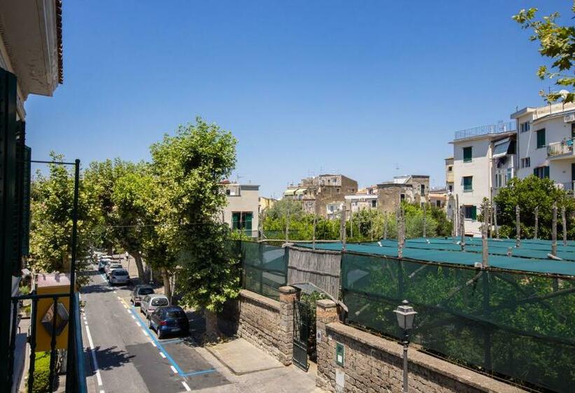 بنسيون Casa Mìmì