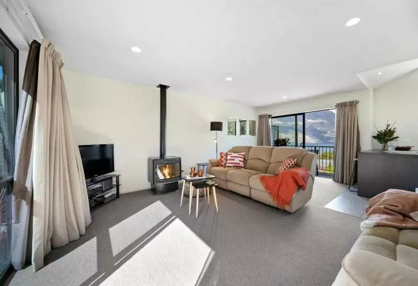 Sunshine Bay Escape   Close To Central Queenstown