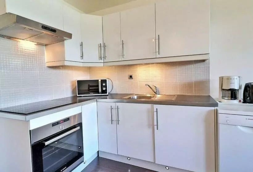Appartement 2 Pièces Pour 4 Pers.   La Tania, Idéalement Situé Skis Aux Pieds, 31m², Balcon Est   Fr