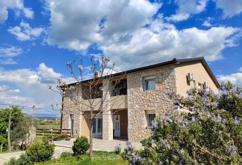 تختخواب و صبحانه Janja Andjela Rooms