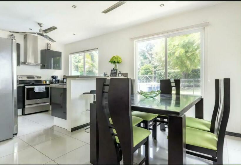 Casa Mariela, Just 5 Minutes Driving To Tamarindo Beach