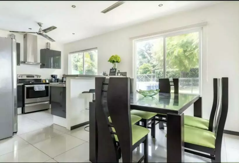 Casa Mariela, Just 5 Minutes Driving To Tamarindo Beach