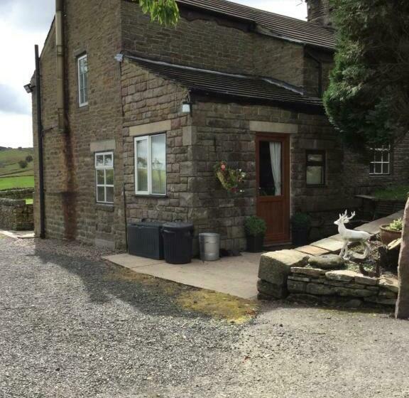 Cosy Rural Cottage Peak District, Pets Welcome