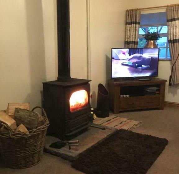 Cosy Rural Cottage Peak District, Pets Welcome