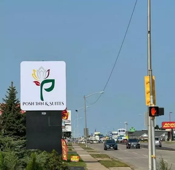 ホテル Posh Inn & Suites