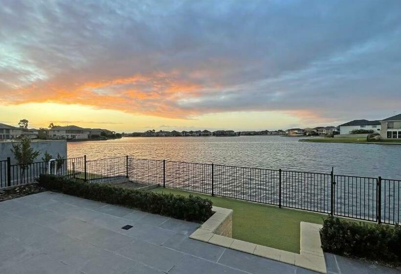 Luxury Waterfront Villa Bbq Cafe Wifi Great Views 5brm