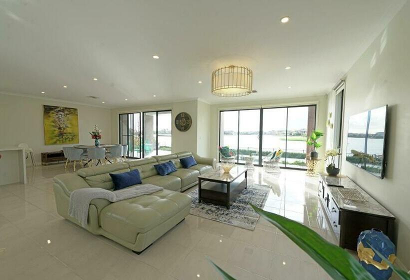 Luxury Waterfront Villa Bbq Cafe Wifi Great Views 5brm