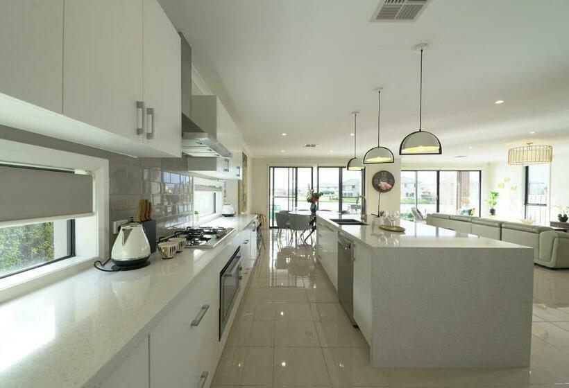 Luxury Waterfront Villa Bbq Cafe Wifi Great Views 5brm