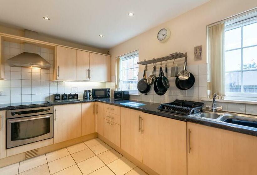 Newcastle City Centre Town House Free Parking And Wifi