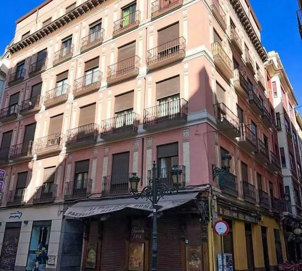 پانسیون Az The Old Town Hostel   Coliving