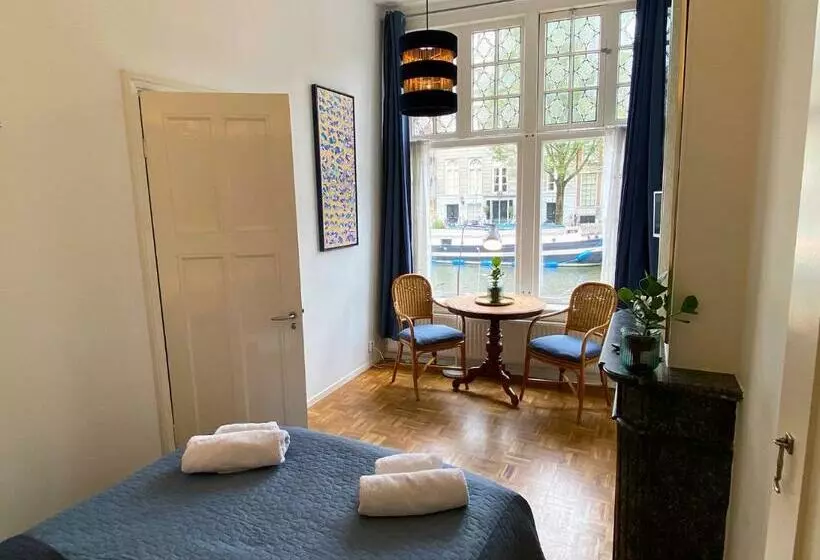 Majatalo Canal Hideaway