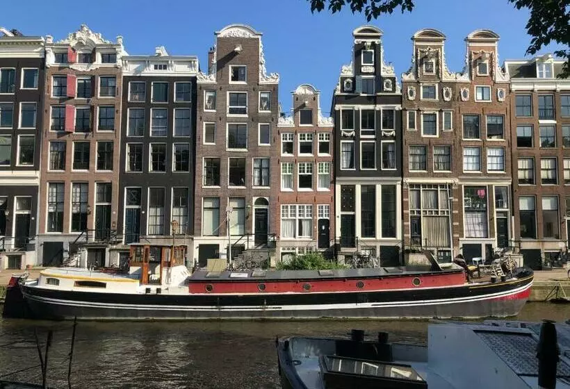 Majatalo Canal Hideaway