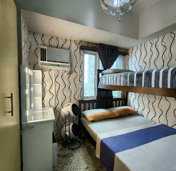 Elegant Studio At Grass Residences 1 5 Persons Only, Quezon City