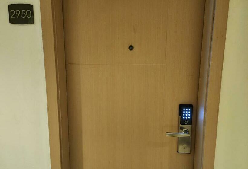 Elegant Studio At Grass Residences 1 5 Persons Only, Quezon City