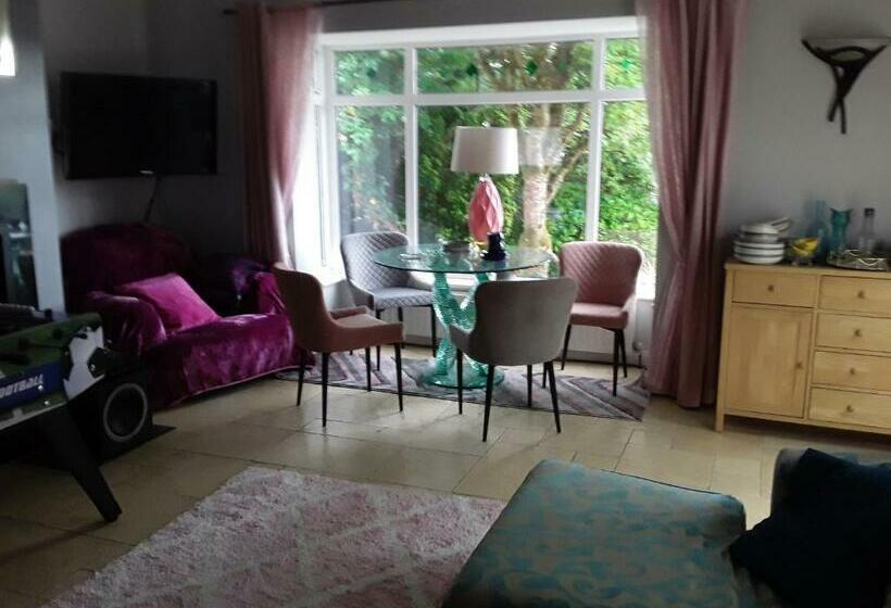 تختخواب و صبحانه Ardan Mhuire