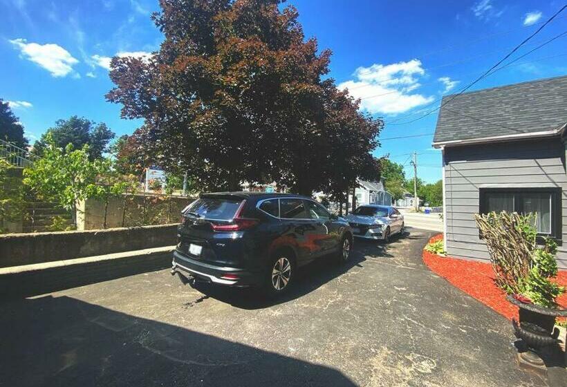 Cozy 3 Bedroom House In Historic Town/free Parking