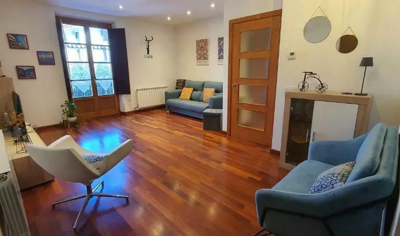 El Mussol De La Vila Camprodon, Balconets Amb Vistes A La Plaça