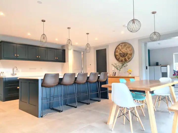 Exquisite Galway City Luxury Home – Sleeps 10