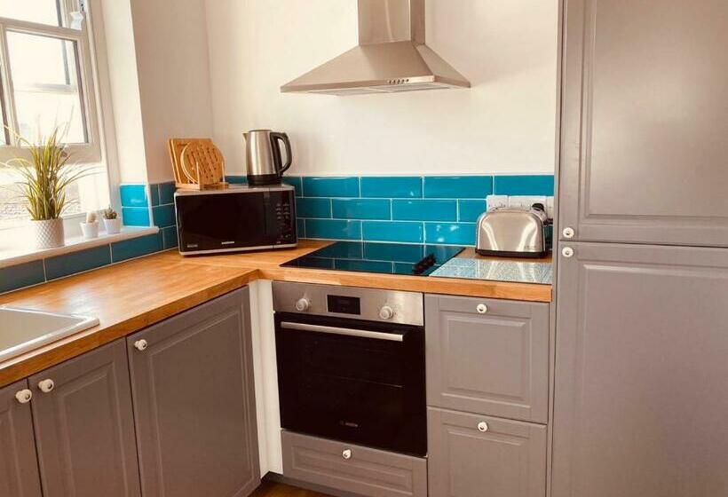 Flat 6 George Street