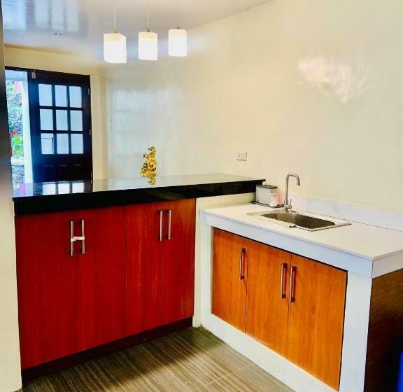 Hotel Elliannah Pines