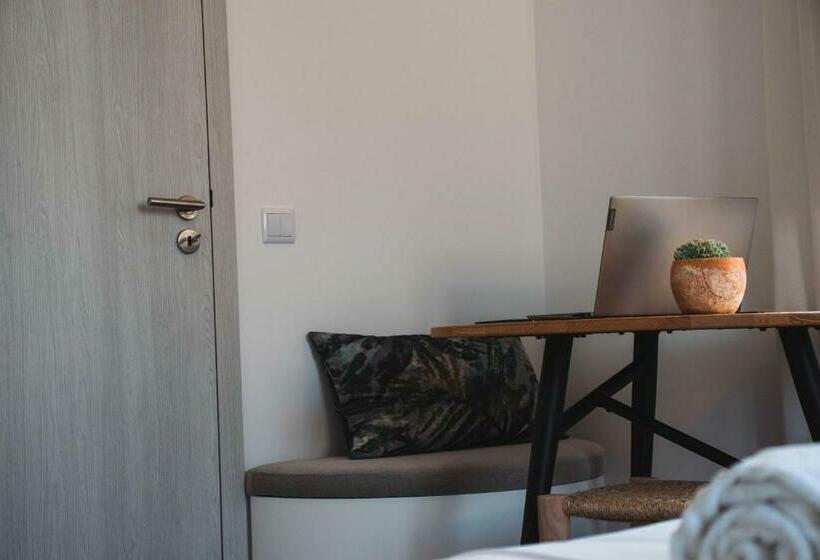 Отель Laurus Charming House