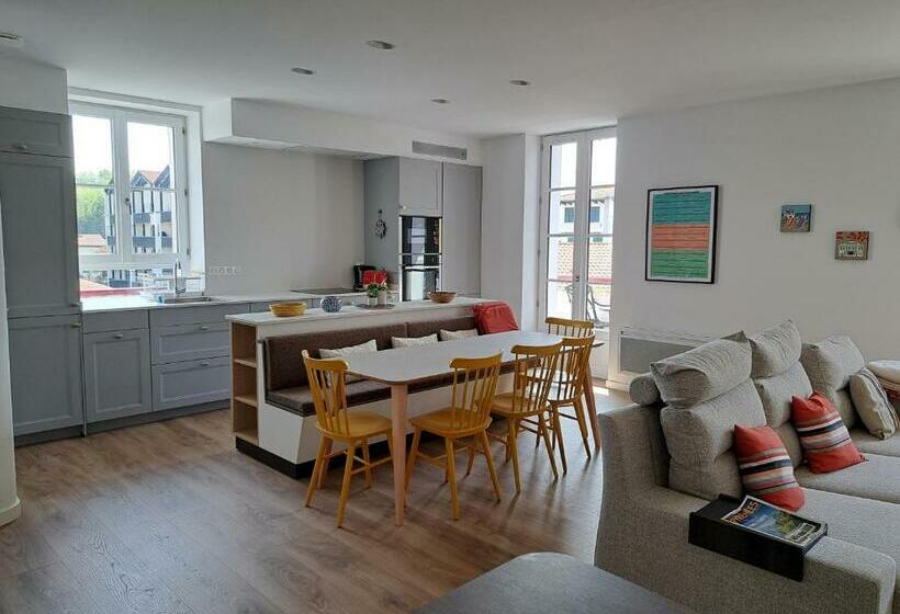 Superbe Appartement T3 Au Centre Plage .parking