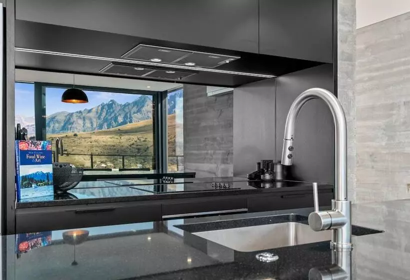 1 St Marks By Staysouth