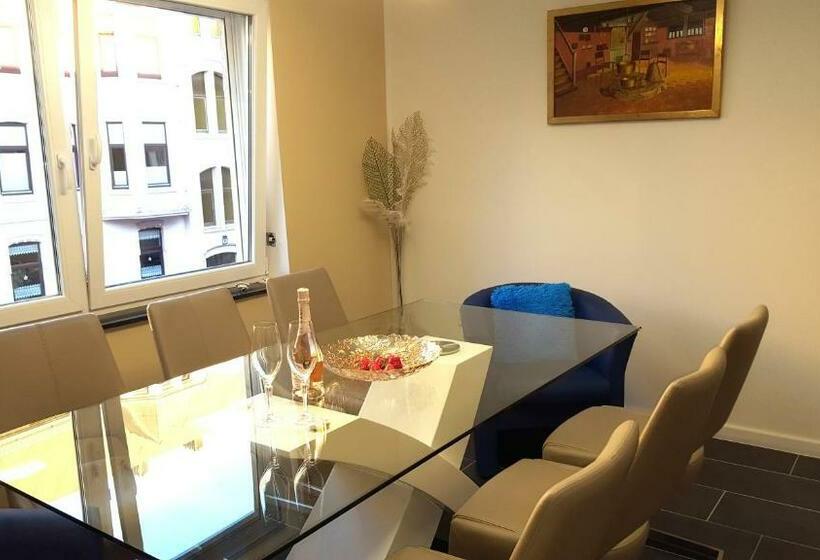 Ein Paar Schritte Zum Strand