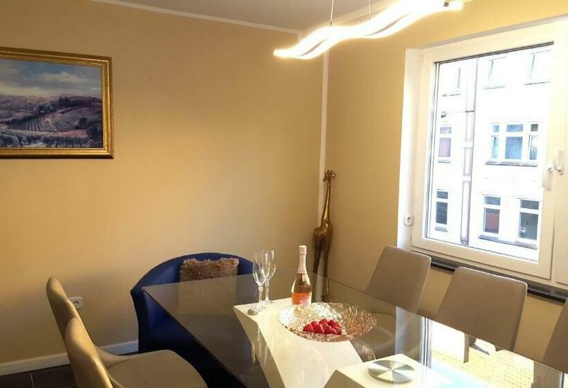 Ein Paar Schritte Zum Strand