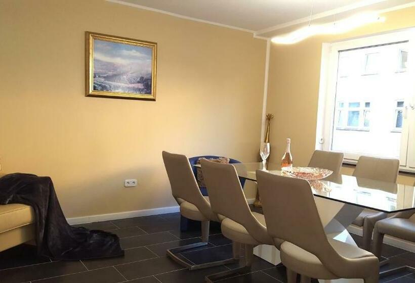 Ein Paar Schritte Zum Strand